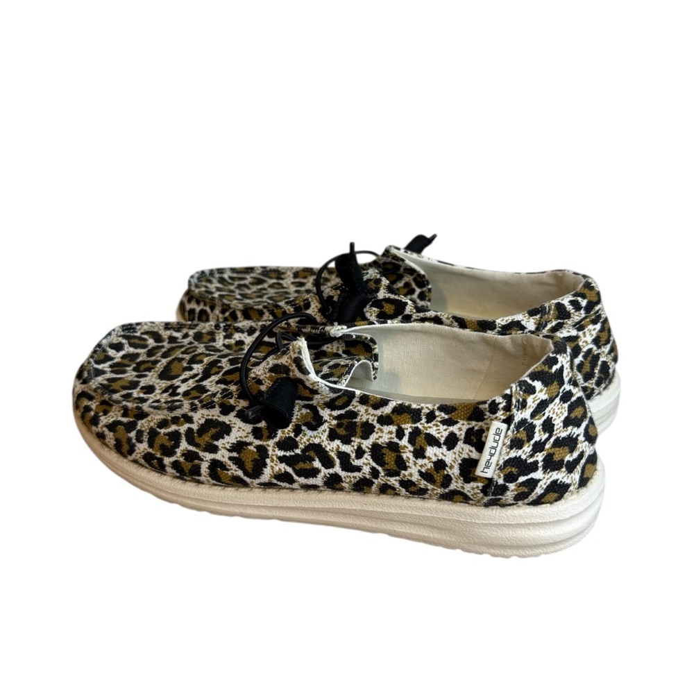 Hey Dude Wendy Leopard Print Shoes Womens Size 8 Slip On Casual Comfort - Picture 2 of 7